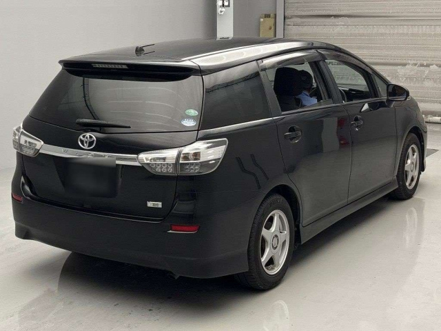 TOYOTA WISH 2015