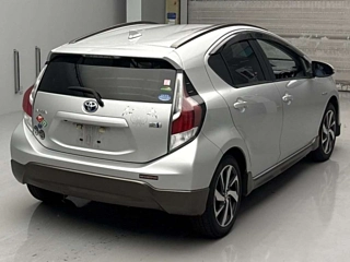 TOYOTA AQUA 2015