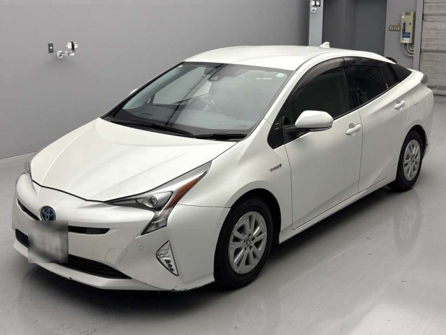 TOYOTA PRIUS 2017