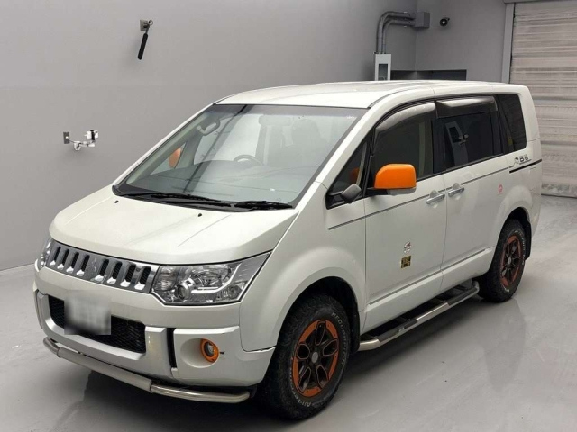 MITSUBISHI DELICA D5 2016