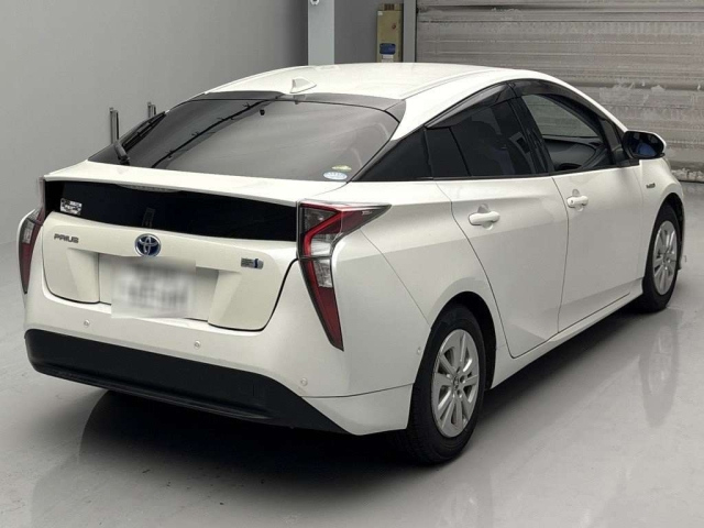 TOYOTA PRIUS 2017