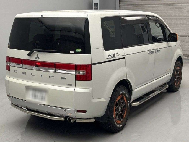 MITSUBISHI DELICA D5 2016