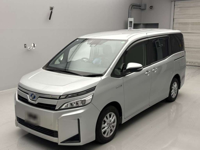 TOYOTA VOXY 2018