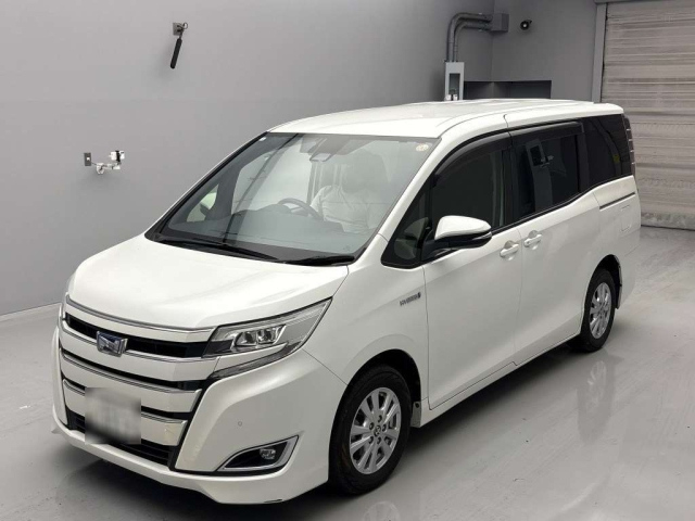 TOYOTA NOAH 2020