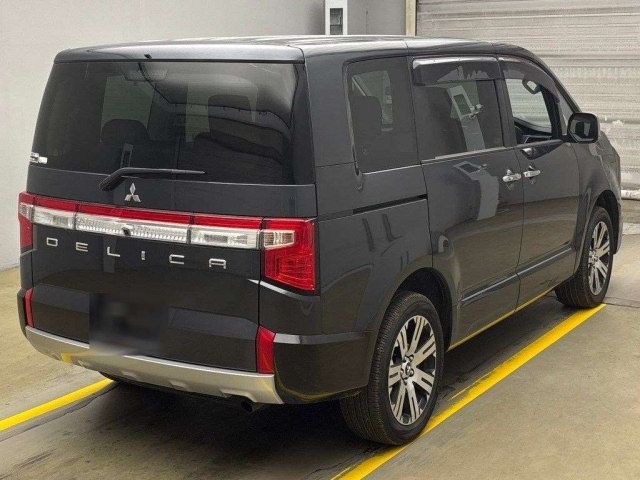 MITSUBISHI DELICA D5 2023