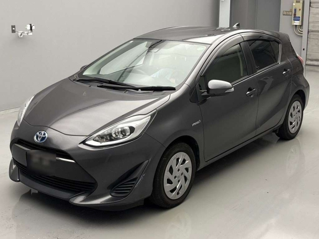TOYOTA AQUA 2018