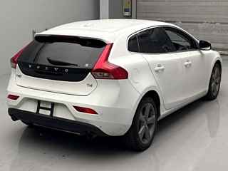 VOLVO V40 2013