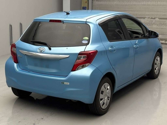 TOYOTA VITZ 2014