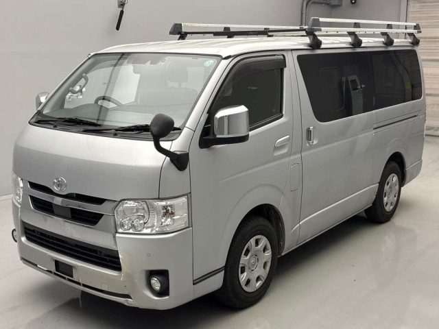 TOYOTA HIACE VAN 2020