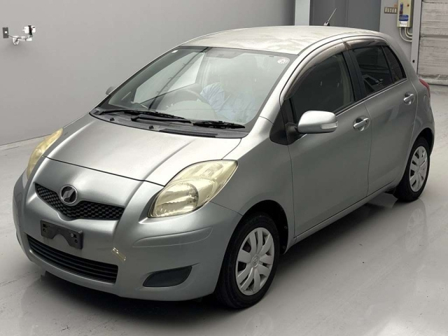 TOYOTA VITZ 2010