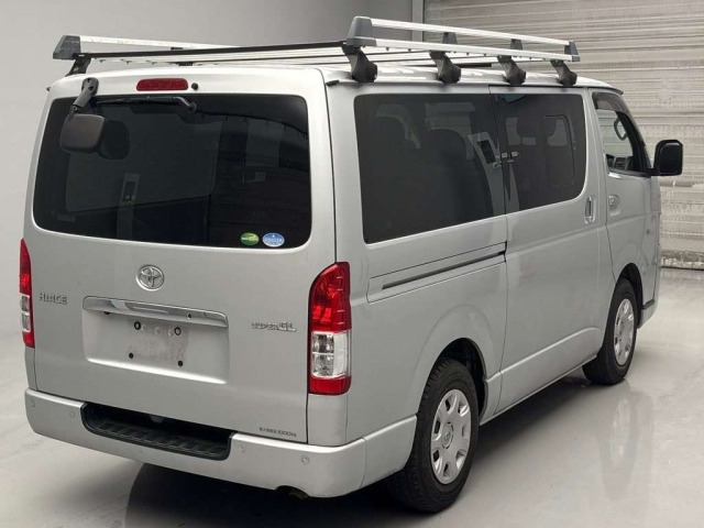 TOYOTA HIACE VAN 2020