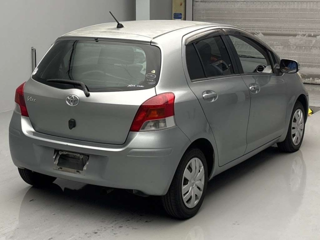 TOYOTA VITZ 2010