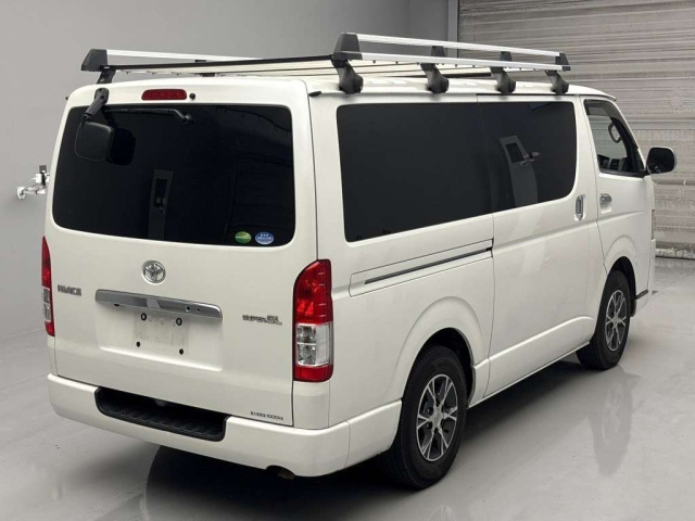 TOYOTA HIACE VAN 2020
