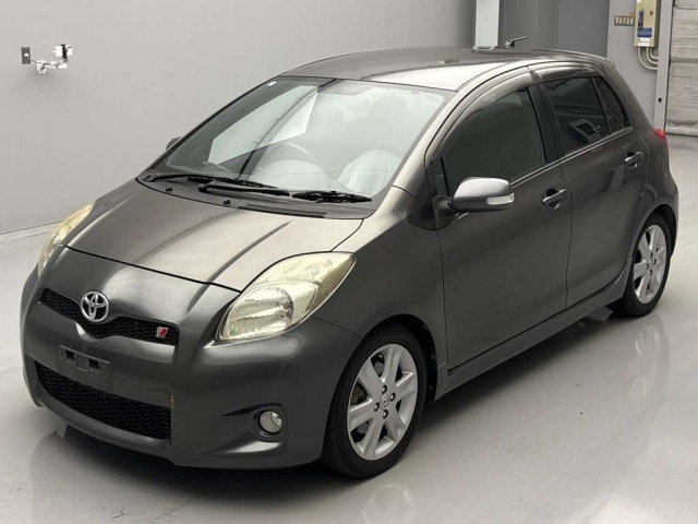 TOYOTA VITZ 2009