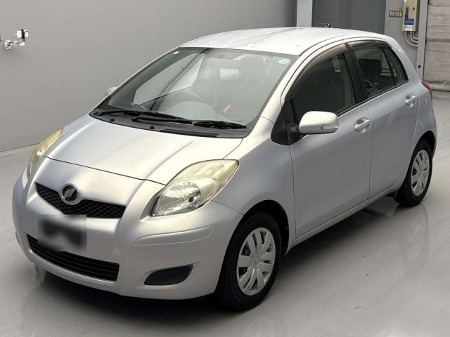 TOYOTA VITZ 2010