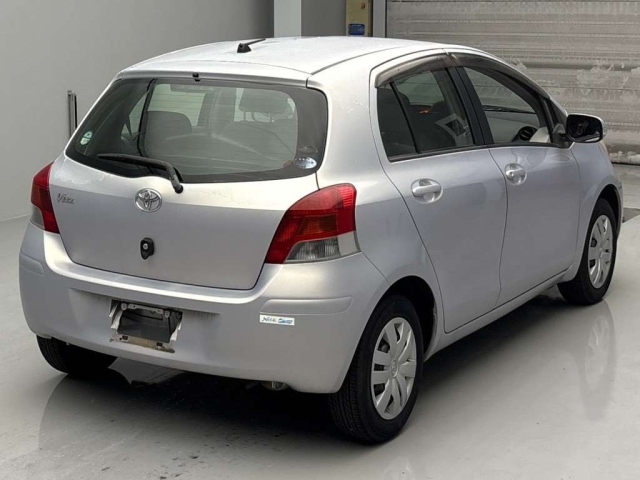 TOYOTA VITZ 2010