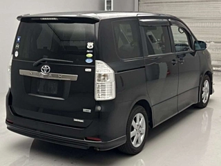 TOYOTA NOAH 2008