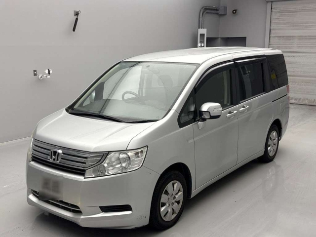 HONDA STEP WAGON 2011