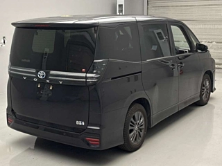 TOYOTA VOXY 2023