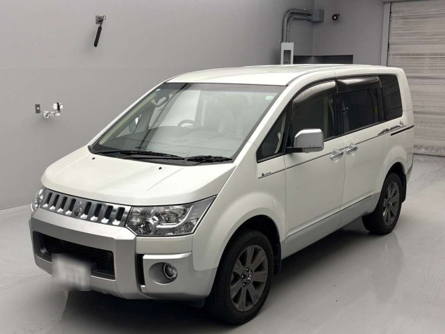 MITSUBISHI DELICA D5 2018