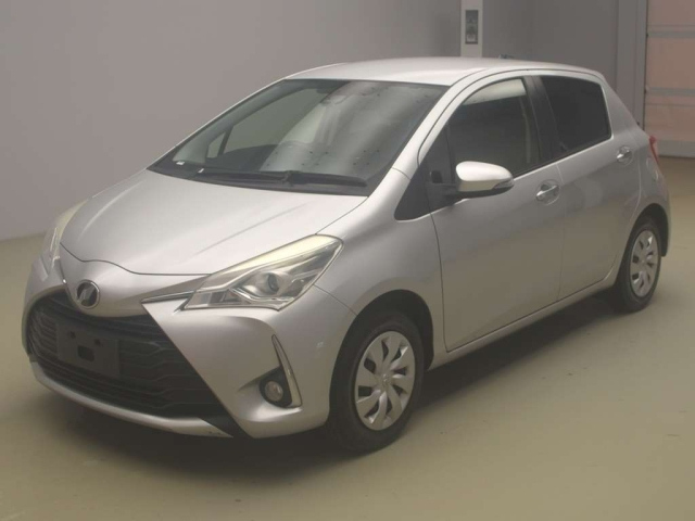 TOYOTA VITZ 2020