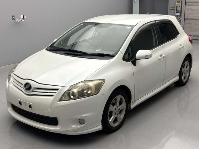 TOYOTA AURIS 2010