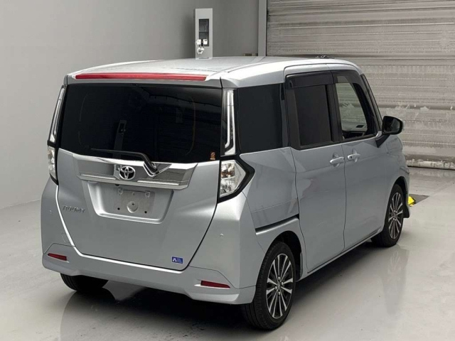 TOYOTA ROOMY 2022