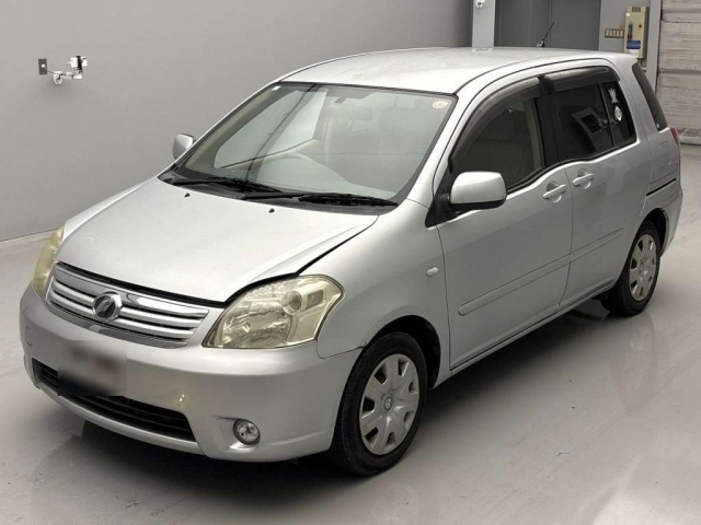 TOYOTA RAUM 2009