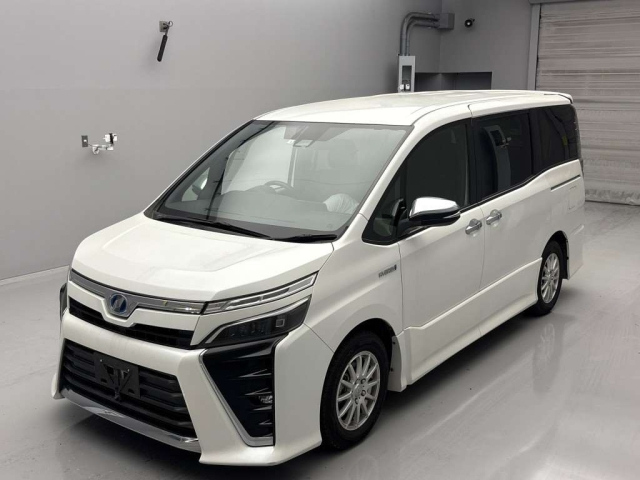 TOYOTA VOXY 2018