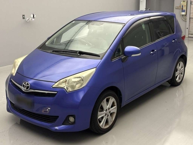 TOYOTA RACTIS 2011
