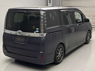 TOYOTA VOXY 2015