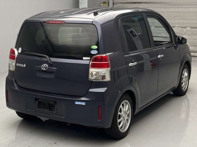 TOYOTA SPADE 2013
