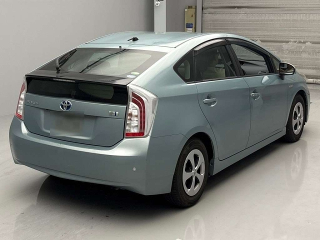 TOYOTA PRIUS 2013