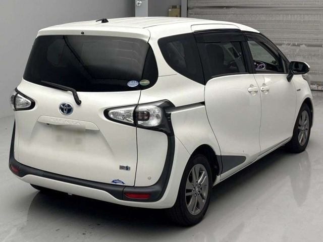 TOYOTA SIENTA 2016