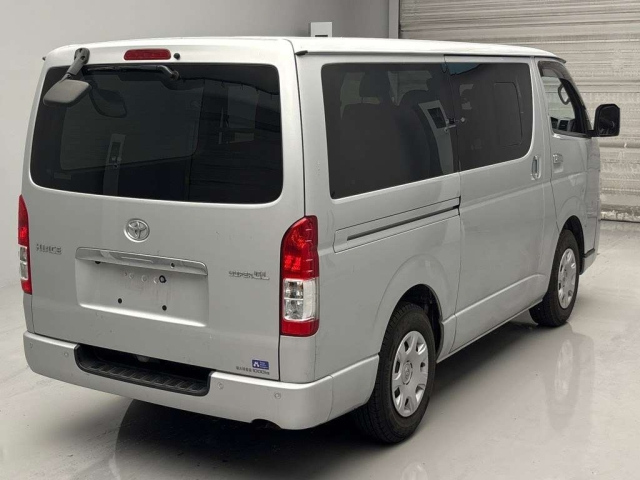 TOYOTA HIACE VAN 2020