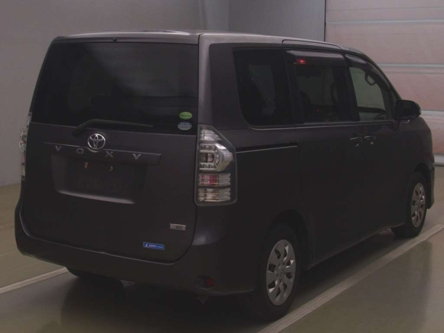 TOYOTA VOXY 2013