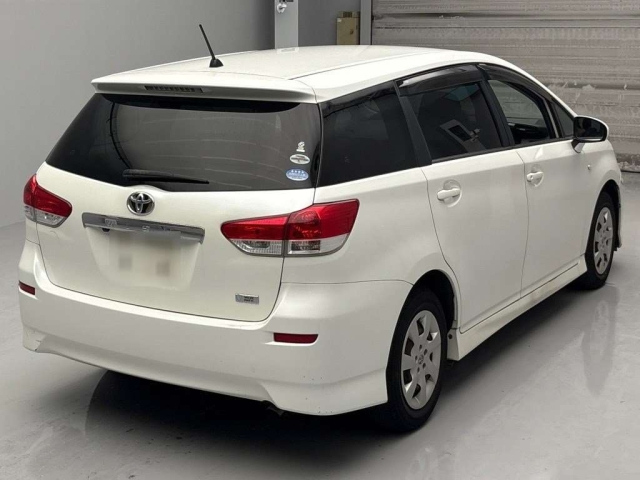 TOYOTA WISH 2010