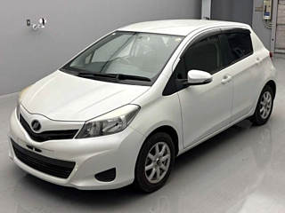 TOYOTA VITZ 2013