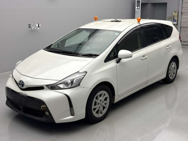 TOYOTA PRIUS ALPHA 2016