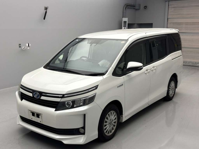 TOYOTA VOXY 2017
