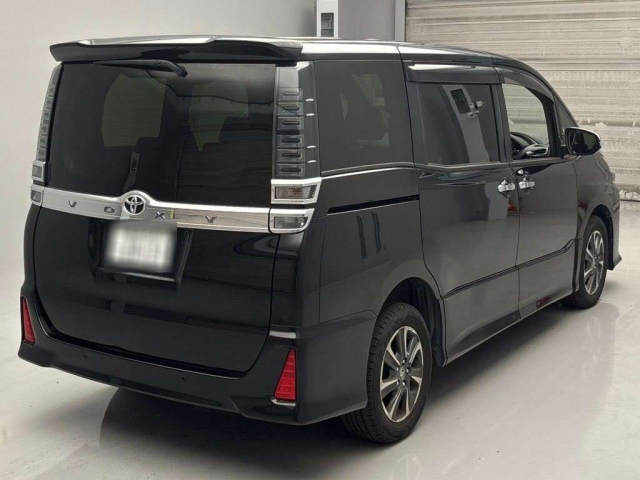 TOYOTA VOXY 2021