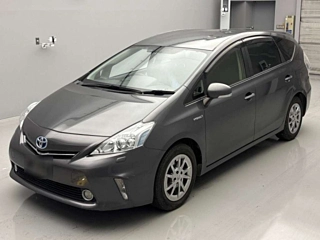 TOYOTA PRIUS ALPHA 2014