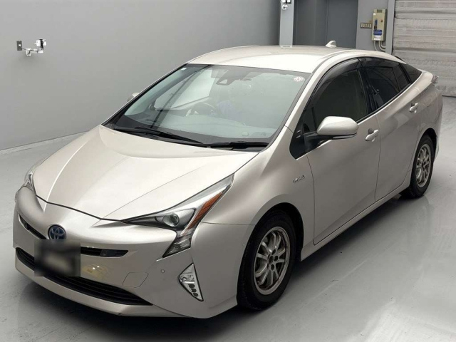 TOYOTA PRIUS 2016