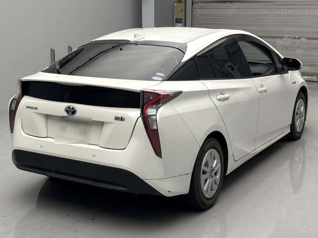 TOYOTA PRIUS 2018
