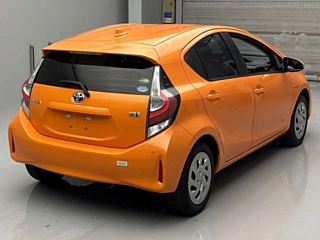TOYOTA AQUA 2019