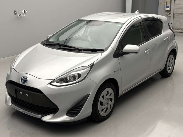 TOYOTA AQUA 2020