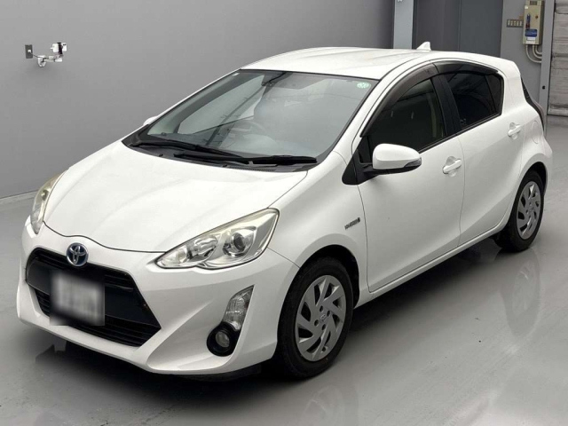 TOYOTA AQUA 2015