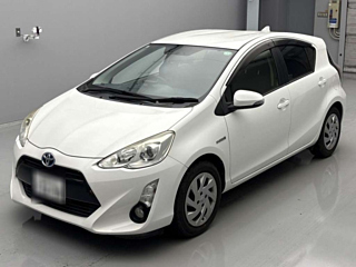 TOYOTA AQUA 2015