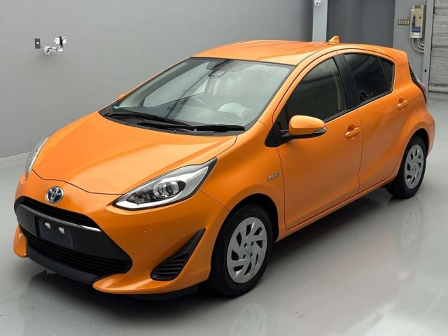 TOYOTA AQUA 2019