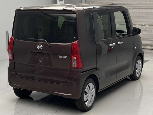 DAIHATSU TANTO 2024